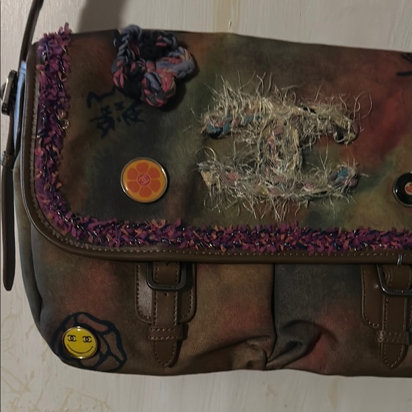 COPY - Multicolor Pavement grafetti messenger Bag - Picture 7 of 11